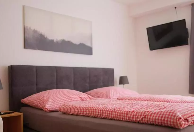 هاستل Waldhaus Talblick