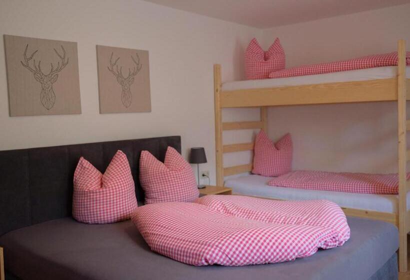 ユースホステル Waldhaus Talblick