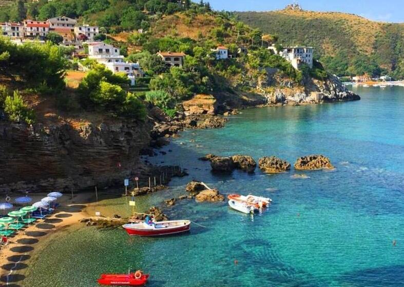 تختخواب و صبحانه Almaré