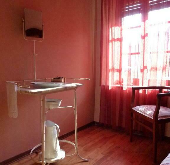 ベッドアンドブレックファースト La Canàoula