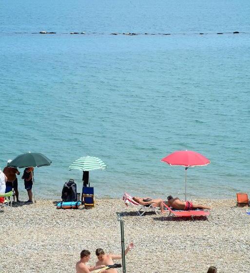 مبيت وإفطار Le Zagare