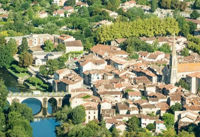 تختخواب و صبحانه Marie Colline A La Campagne