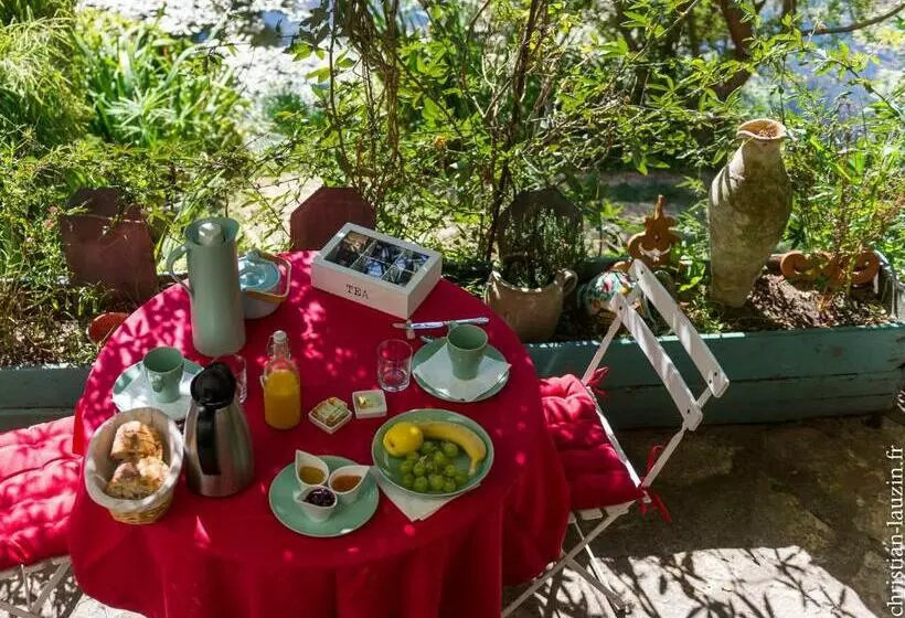 تختخواب و صبحانه Marie Colline A La Campagne