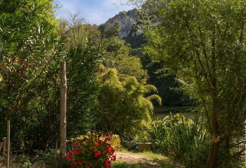 تختخواب و صبحانه Marie Colline A La Campagne