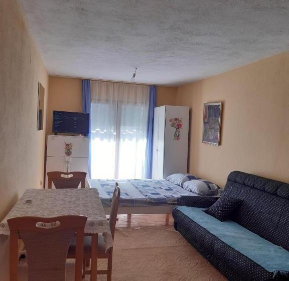 پانسیون Apartman Aurelia