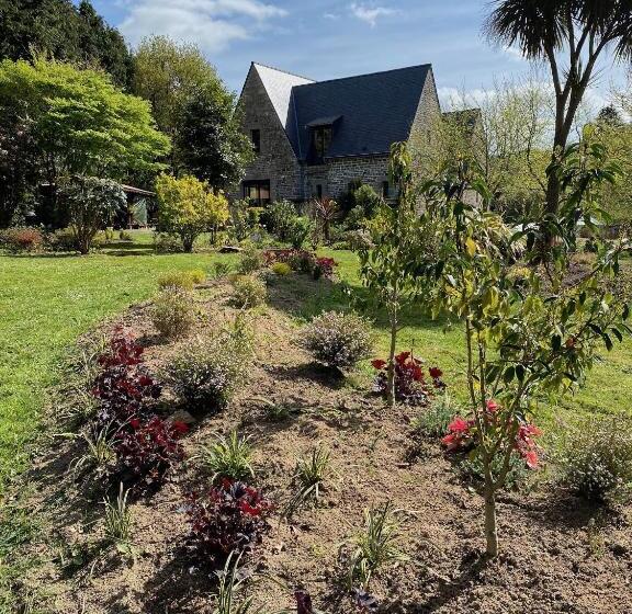 Пансион Domaine De Montloue   Relais Bien être