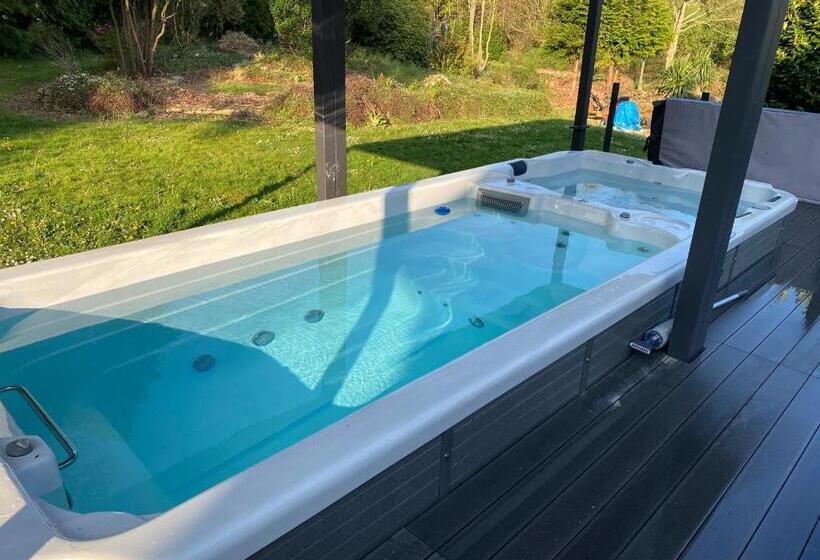 Пансион Domaine De Montloue   Relais Bien être