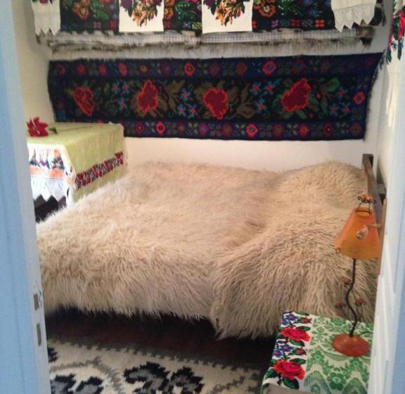 بنسيون La Ionicã Rozavlea Mm