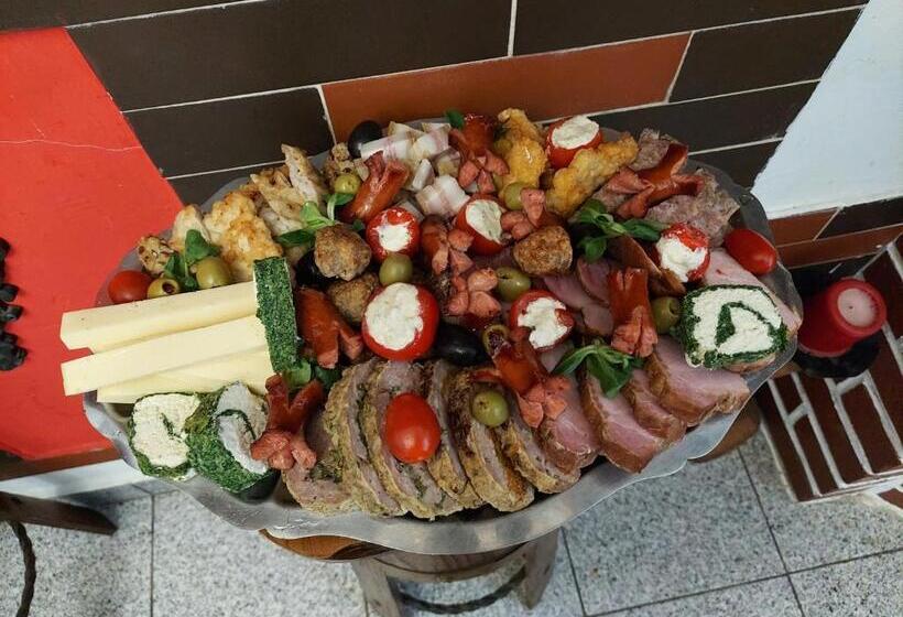 بنسيون La Ionicã Rozavlea Mm