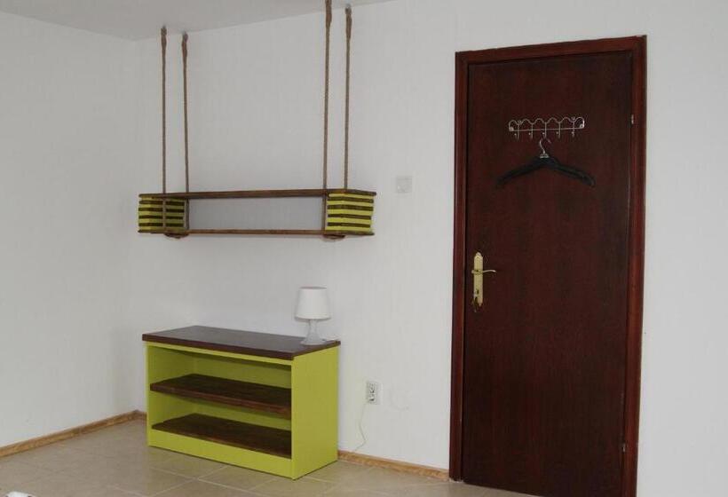 Pensão Vila Toate Panzele Sus