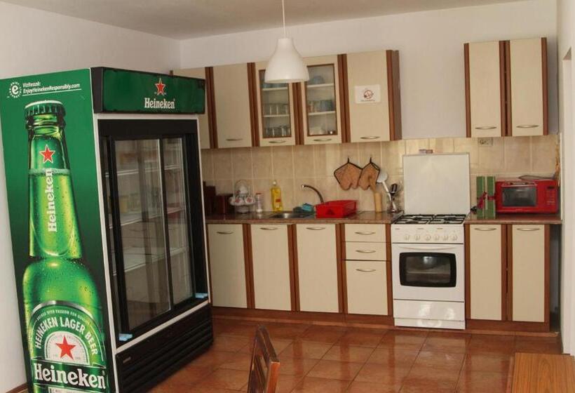 Pensão Vila Toate Panzele Sus