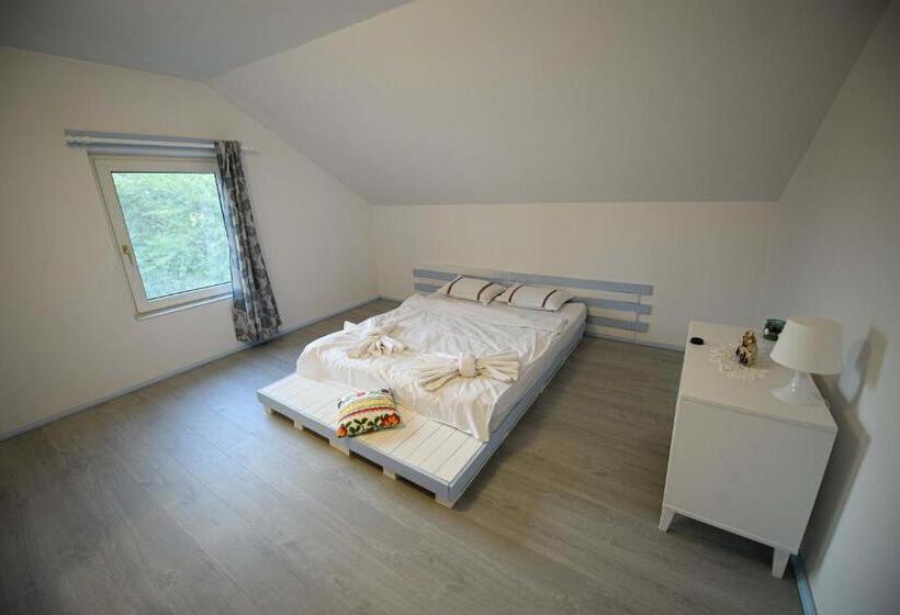 Pensão Vila Toate Panzele Sus