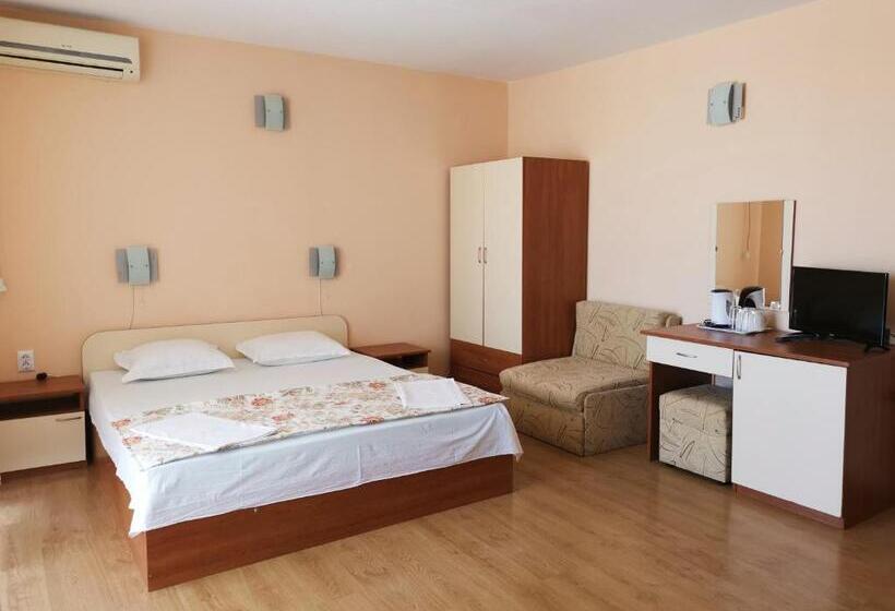 پانسیون Villa Mirage