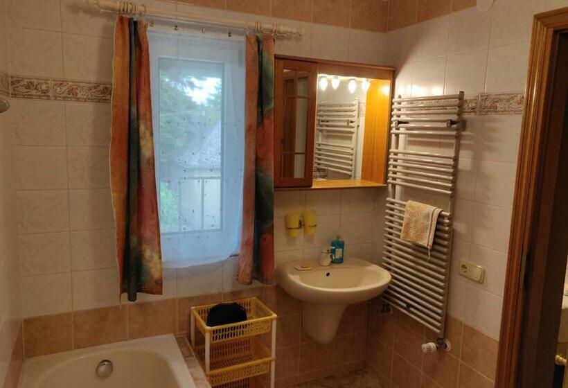 膳宿费 Vilma Villa