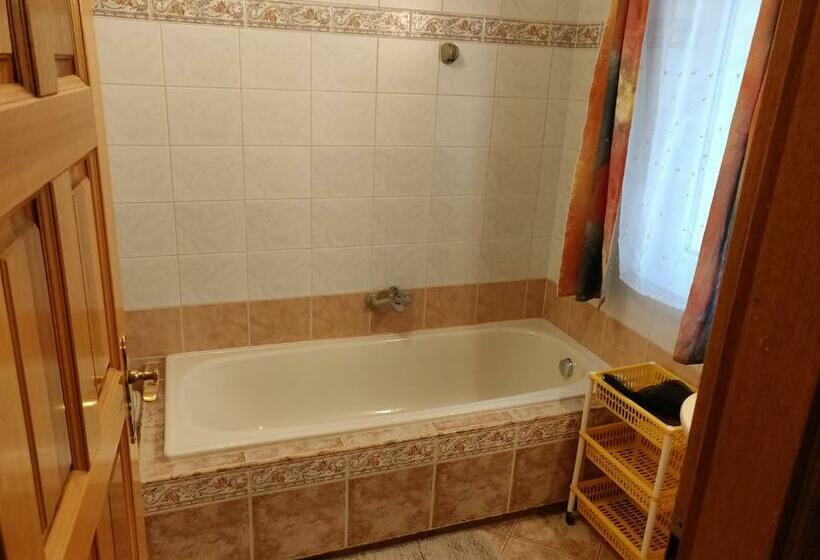 膳宿费 Vilma Villa