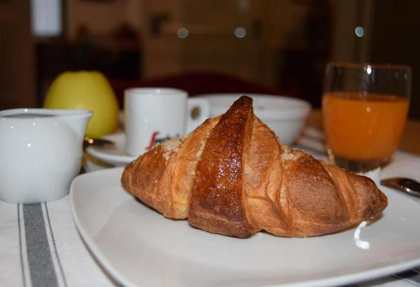 ベッドアンドブレックファースト Affittacamere Lago Rotondo