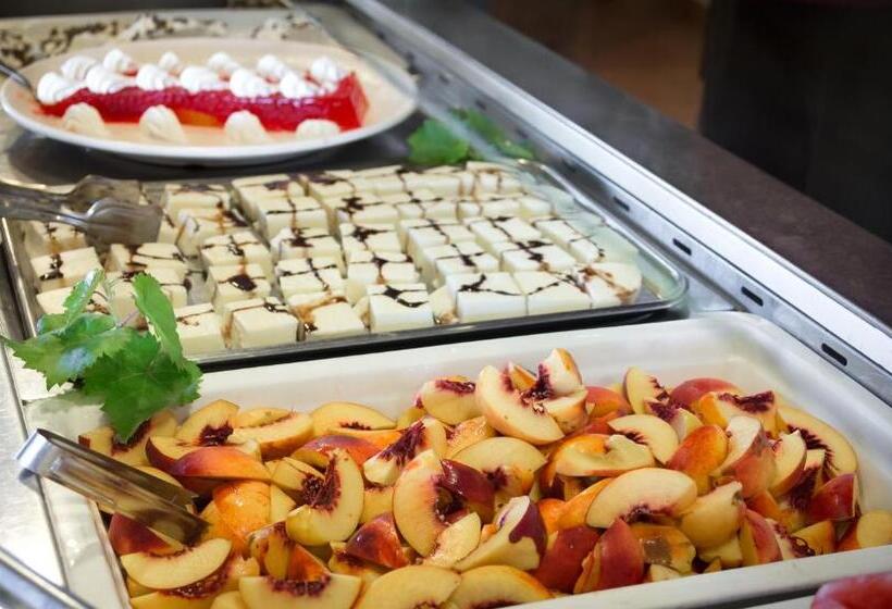 فندق Coral Blue Beach