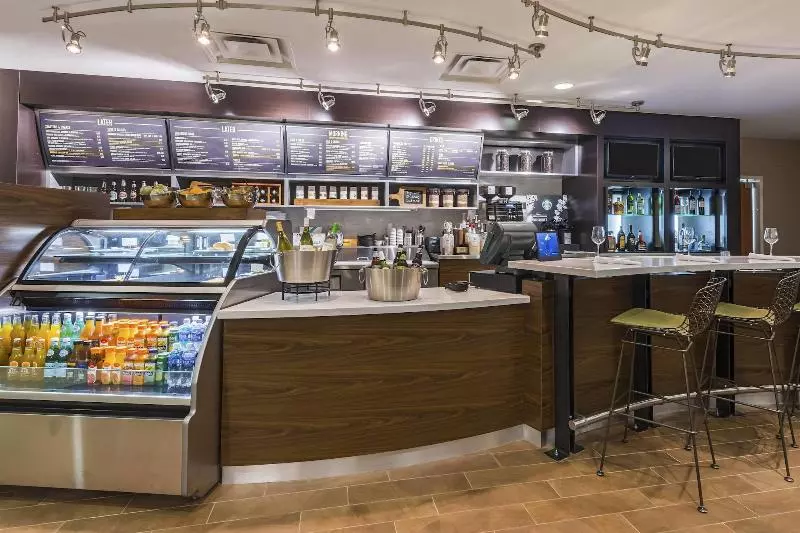 호텔 Courtyard Fort Myers At I75 And Gulf Coast Town Center