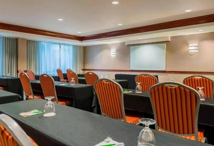 호텔 Courtyard Fort Myers At I75 And Gulf Coast Town Center