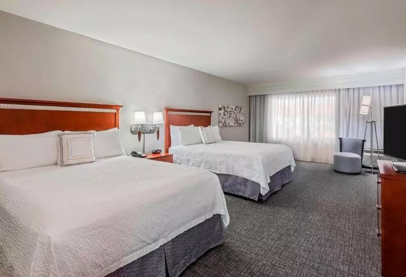 호텔 Courtyard Fort Myers At I75 And Gulf Coast Town Center