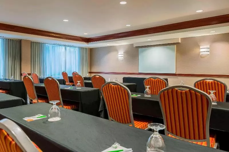 호텔 Courtyard Fort Myers At I75 And Gulf Coast Town Center