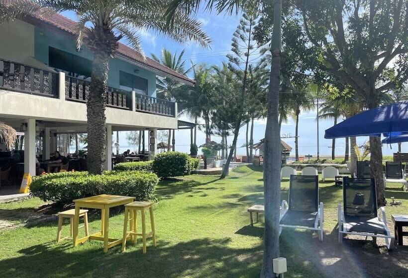 בית מלון כפרי Dolphin Bay Beach Resort