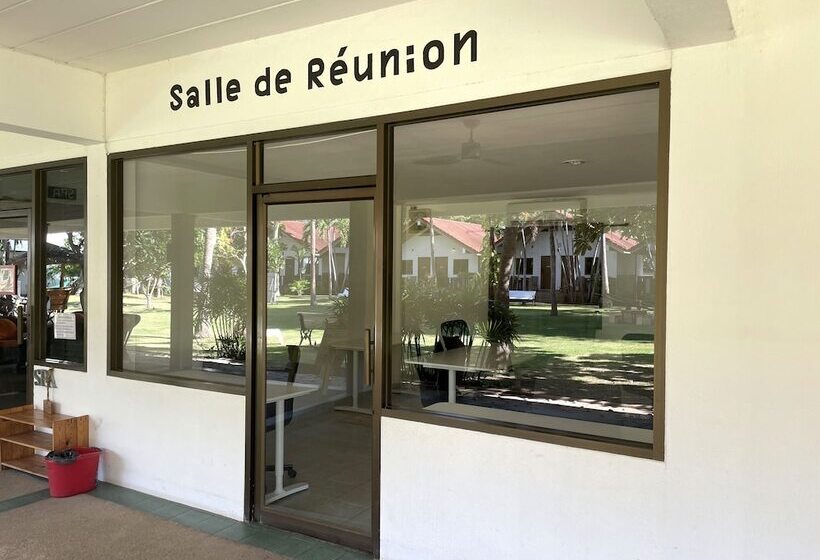 בית מלון כפרי Dolphin Bay Beach Resort