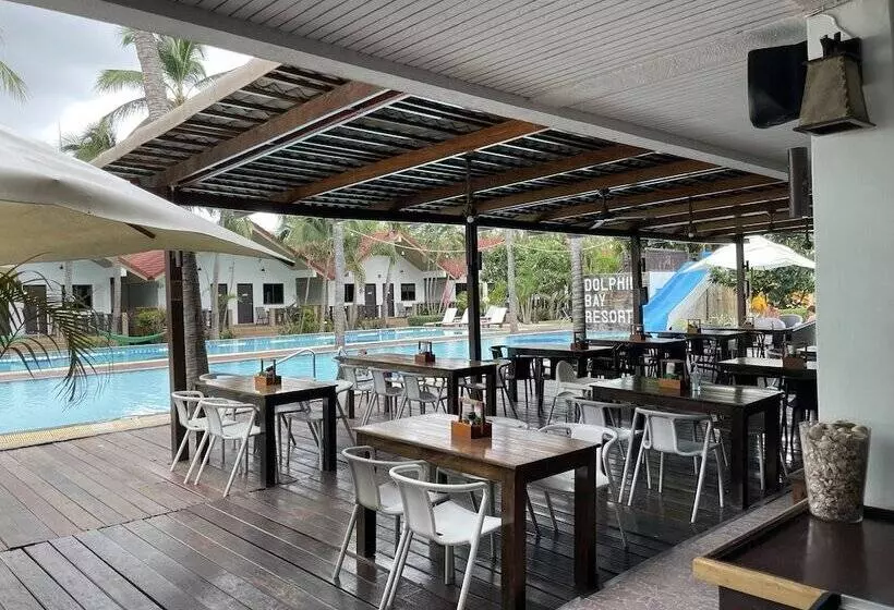 호텔 Dolphin Bay Beach Resort