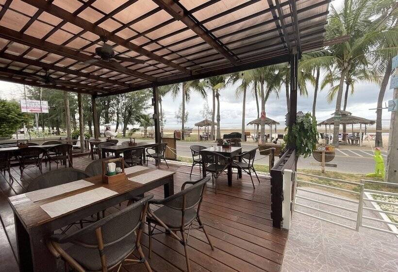 בית מלון כפרי Dolphin Bay Beach Resort