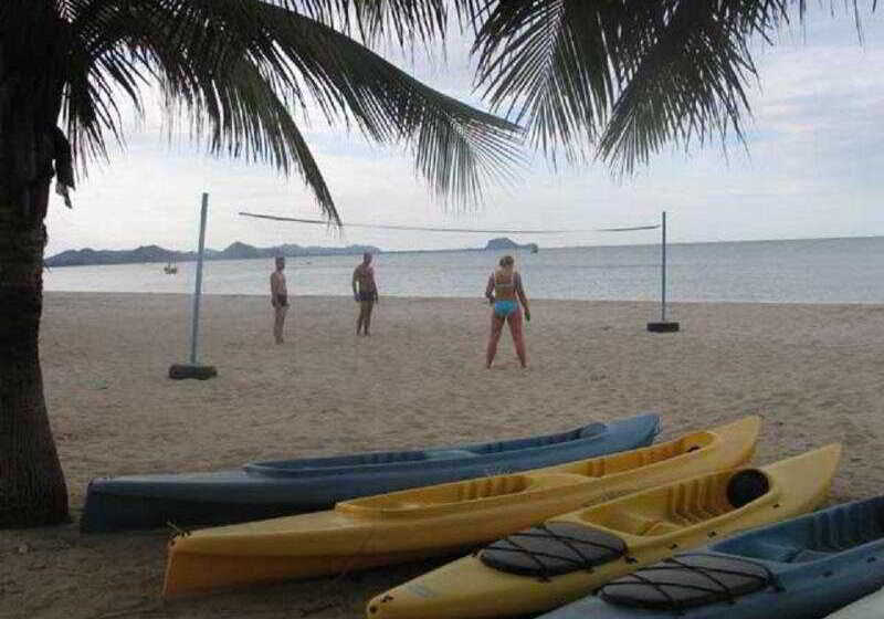 בית מלון כפרי Dolphin Bay Beach Resort