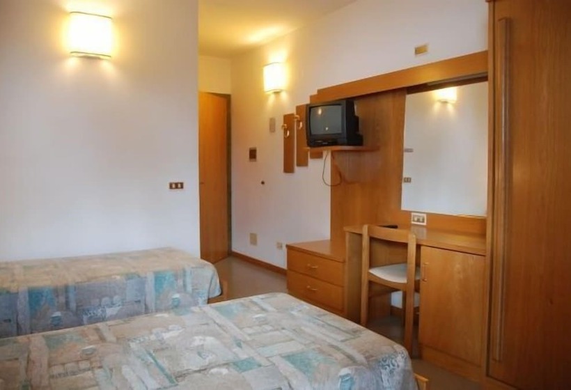 ホテル Faedo Pineta