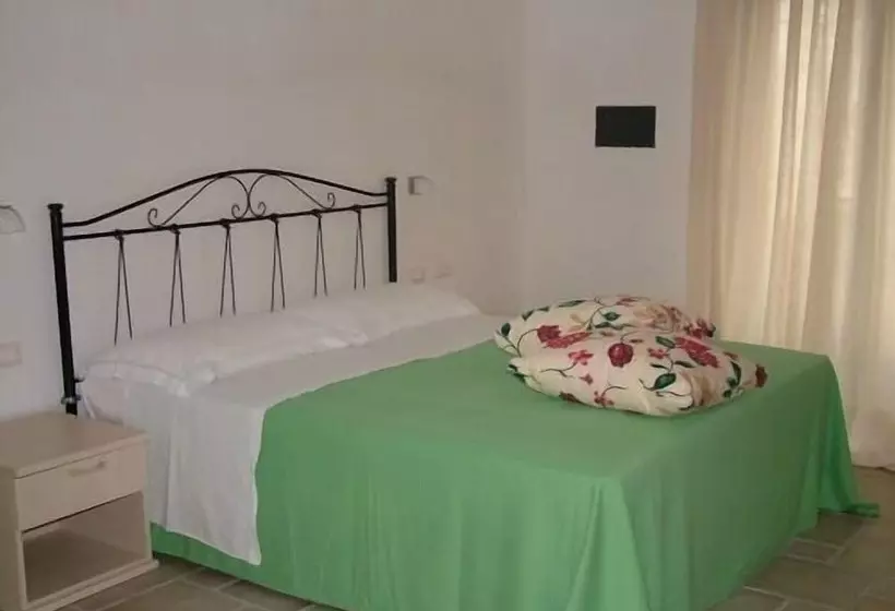 בית מלון כפרי Family Village Otranto