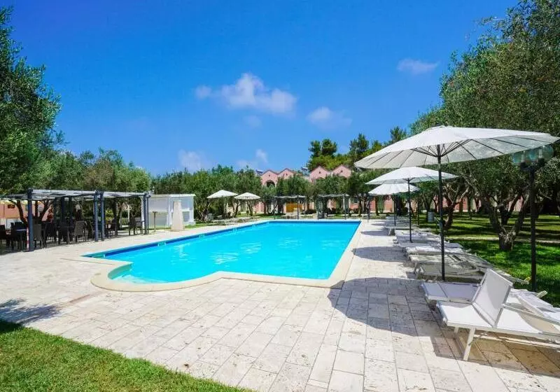 בית מלון כפרי Family Village Otranto