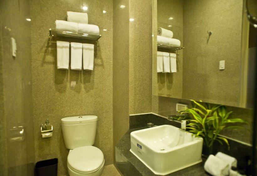 Goldberry Suites & Hotel Mactan