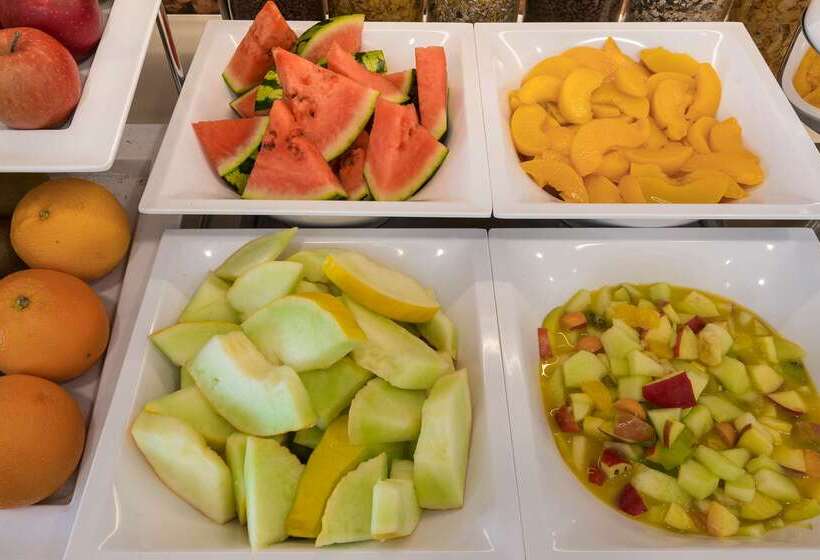 هتل Hampton By Hilton Nuremberg City Centre