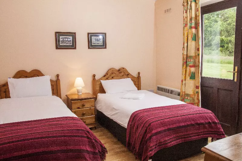 בית מלון כפרי Old Killarney Village