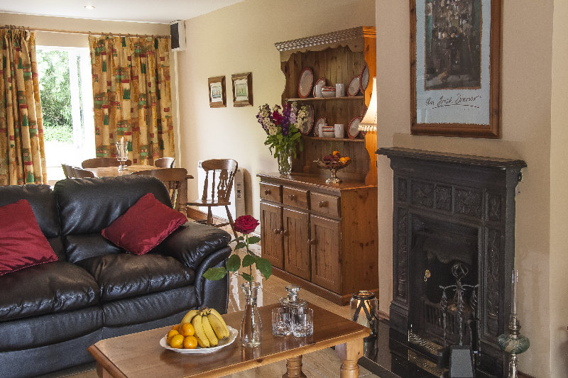 בית מלון כפרי Old Killarney Village