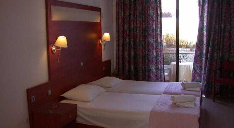 فندق Yianna Studios