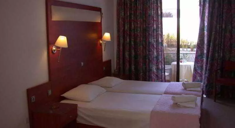 Hotel Yianna Studios