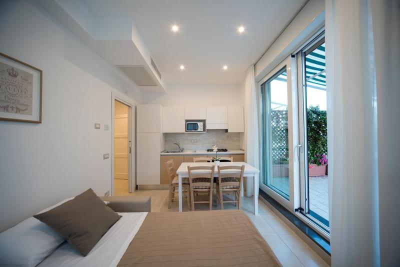 레지던스 Aparthotel Santa Tecla