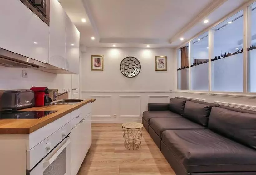 65 French Cancan St Denis