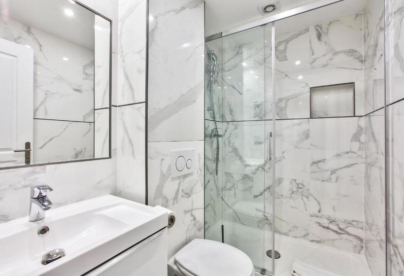 65 French Cancan St Denis