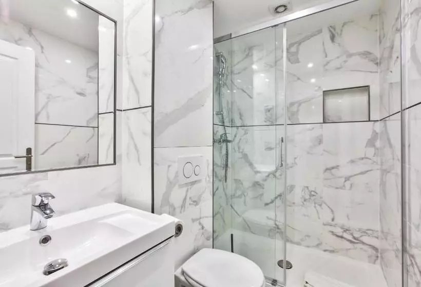 65 French Cancan St Denis