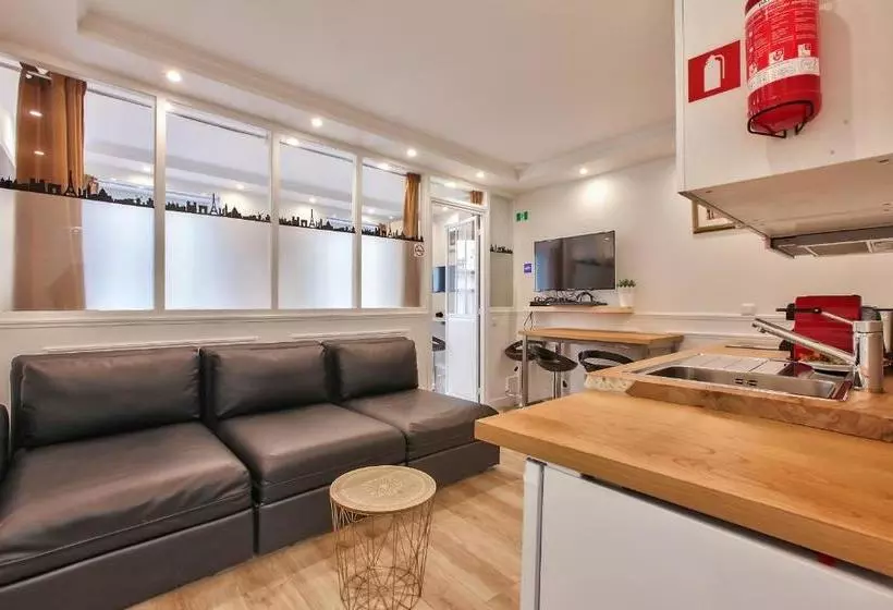 65 French Cancan St Denis