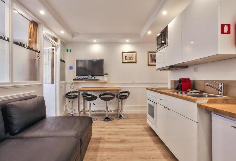 65 French Cancan St Denis