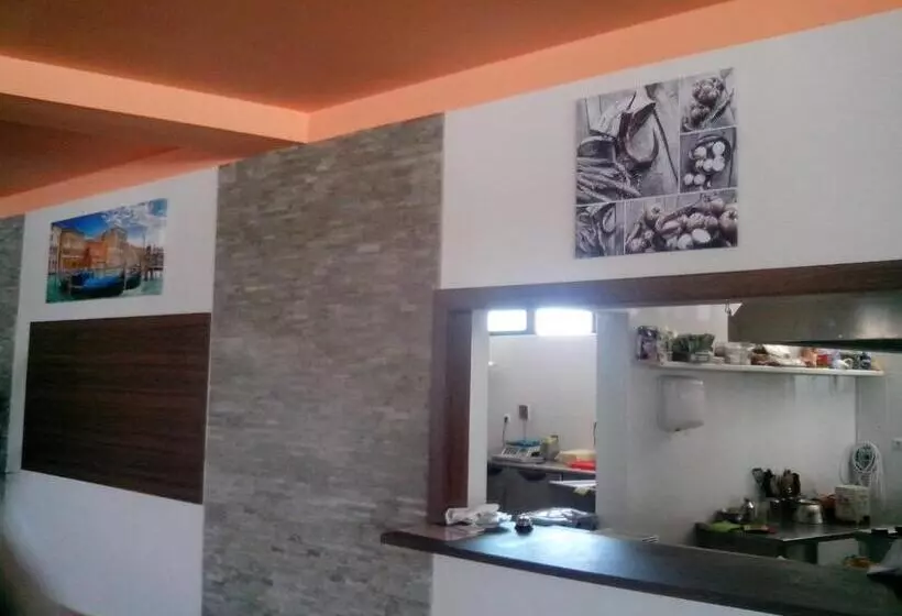 La Piazza Primorsko Rooms & Apartments