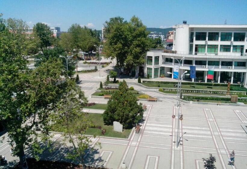 La Piazza Primorsko Rooms & Apartments