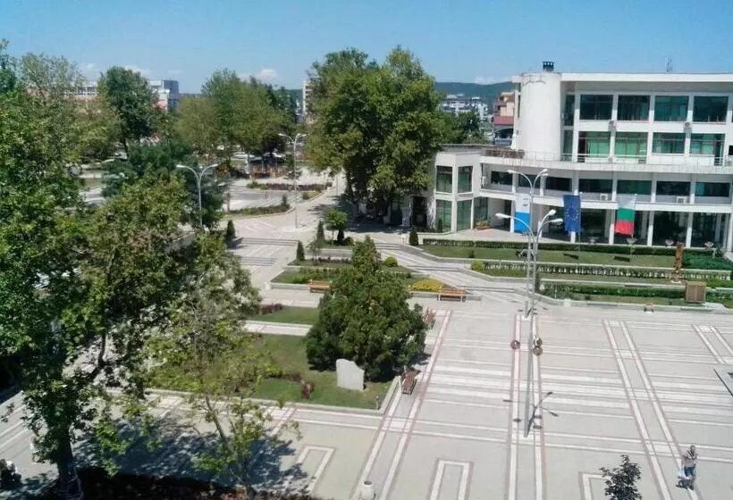 La Piazza Primorsko Rooms & Apartments