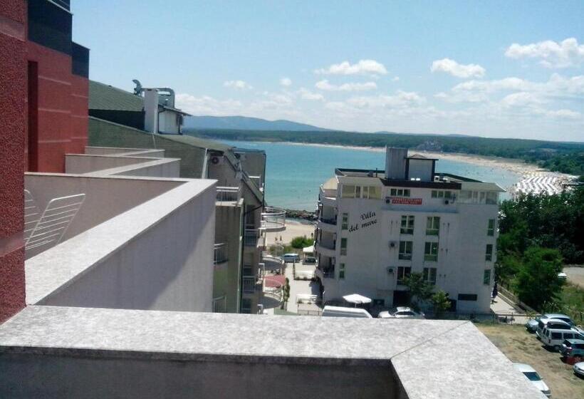 La Piazza Primorsko Rooms & Apartments