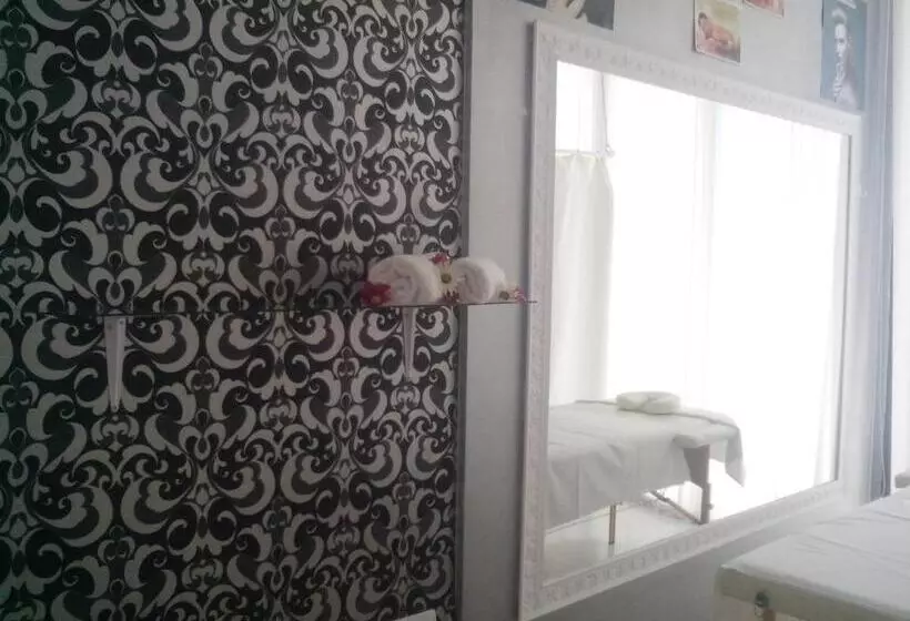 La Piazza Primorsko Rooms & Apartments